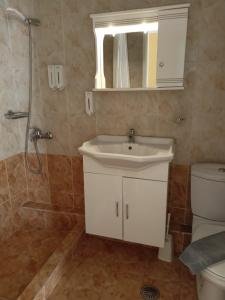 tina_3_bathroom