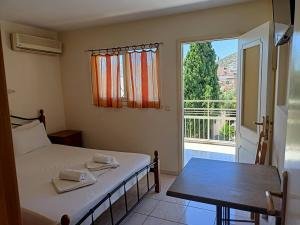 tina_6_bedroom_1