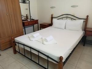 tina_6_bedroom_1_1