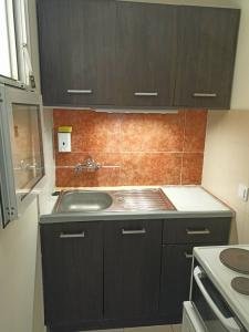 tina_6_kitchen_2